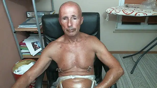 Snapshot of olibrius71 chatting on September 21, 2025, 7:48 pm olibrius71 online show from September 21, 2025, 7:48 pm