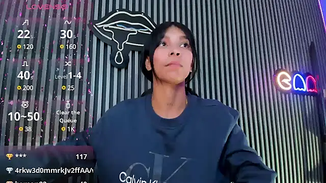 LauraAristizabal online show from February 7, 2025, 8:10 pm