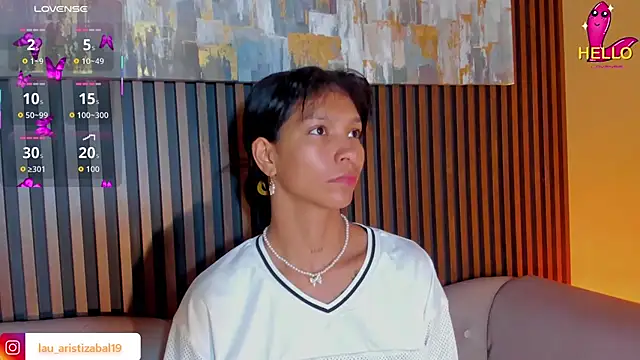 LauraAristizabal online show from February 12, 2026, 11:05 am