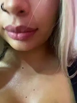 perla kem  online show from December 11, 2024, 1:58 am