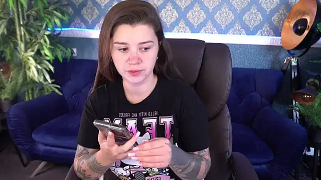 AmellyMilly online show from October 7, 2025, 12:46 pm