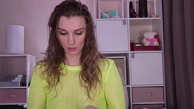 Karamelsw  online show from March 25, 2026, 8:04 pm