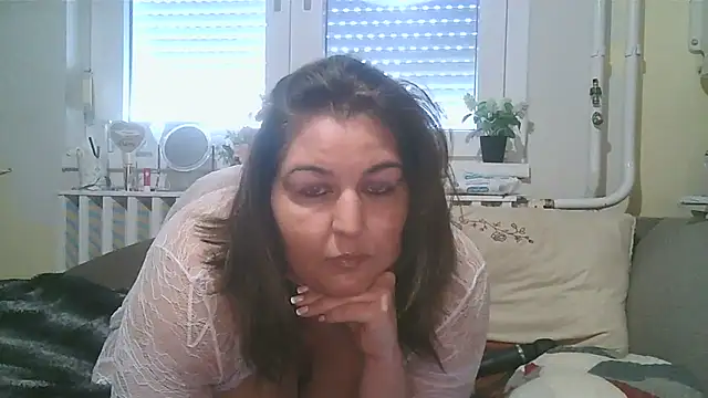 Snapshot of Mileva88 chatting on October 13, 2025, 10:04 am Mileva88 online show from October 13, 2025, 10:04 am