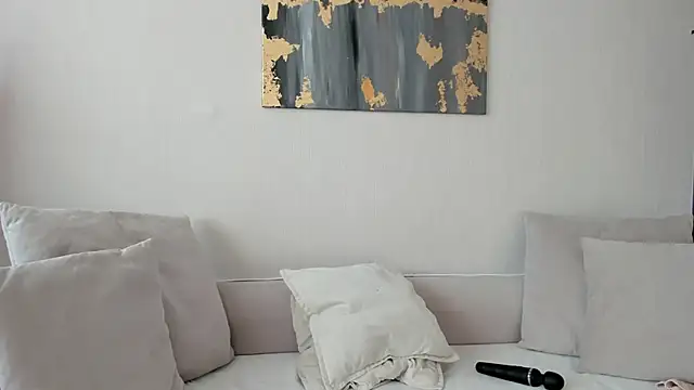 Snapshot of Mia_Callme chatting on March 7, 2025, 12:45 pm Mia Callme online show from March 7, 2025, 12:45 pm