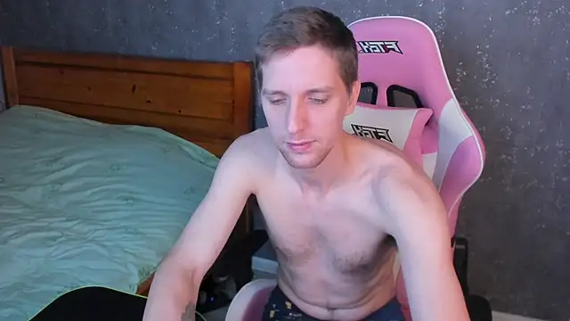 DavidAndSophie online show from December 18, 2024, 2:49 pm