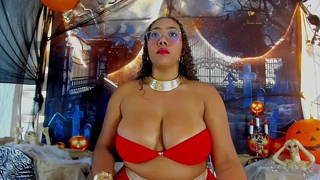 Aisharhodes00 online show from October 31, 2025, 2:07 pm