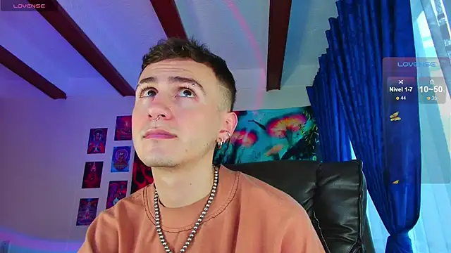 Snapshot of dimitri-bilak chatting on December 4, 2024, 10:30 pm dimitri-bilak online show from December 4, 2024, 10:30 pm