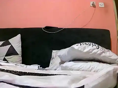 Snapshot of Drama-gal chatting on January 10, 2025, 10:50 am Drama-gal online show from January 10, 2025, 10:50 am