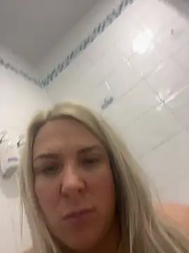 Bustyblondebabe32 online show from March 20, 2026, 2:11 pm