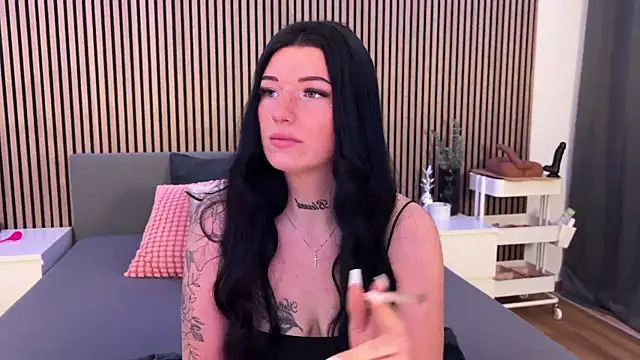 LizaRoxx online show from March 12, 2025, 6:44 pm