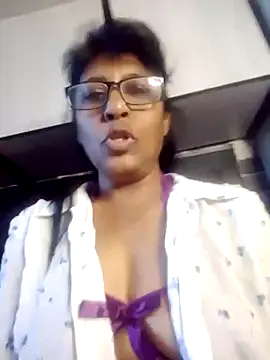 Snapshot of MsAttitude chatting on May 29, 2026, 6:44 am MsAttitude online show from May 29, 2026, 6:44 am