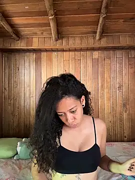 Miley and Vash online show from December 3, 2025, 6:17 pm