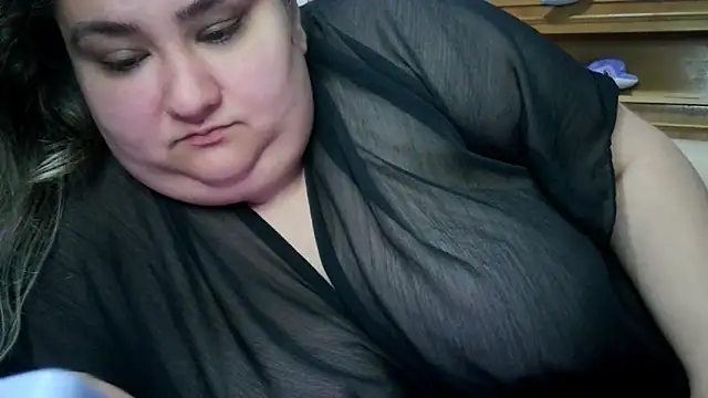 Snapshot of nicholle chatting on April 20, 2026, 11:28 pm nicholle online show from April 20, 2026, 11:28 pm