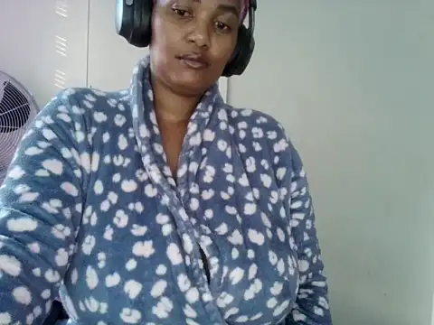 Snapshot of Charlie-Crawford chatting on June 8, 2026, 5:52 am Charlie-Crawford online show from June 8, 2026, 5:52 am