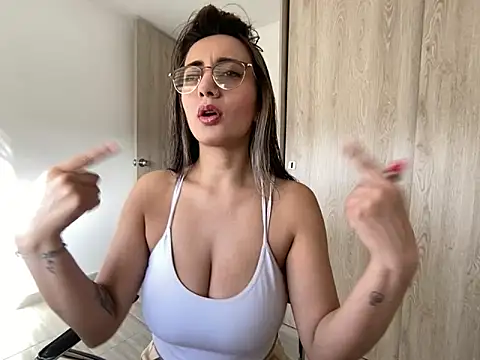 Anny Moore09 online show from December 18, 2025, 12:55 pm