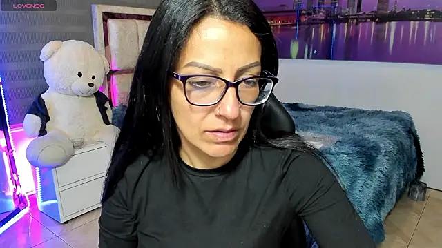 alma blue online show from February 11, 2026, 11:21 pm