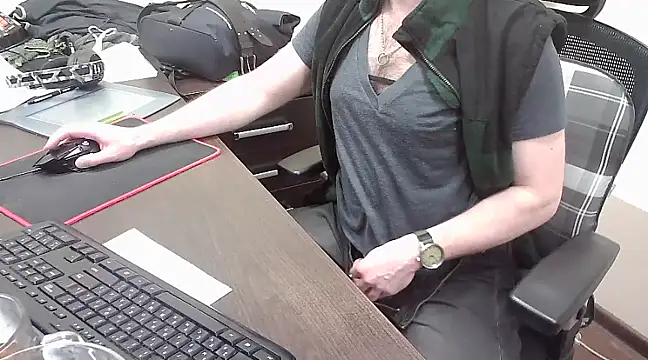 Snapshot of alex89north chatting on March 16, 2025, 12:55 pm alex89north online show from March 16, 2025, 12:55 pm