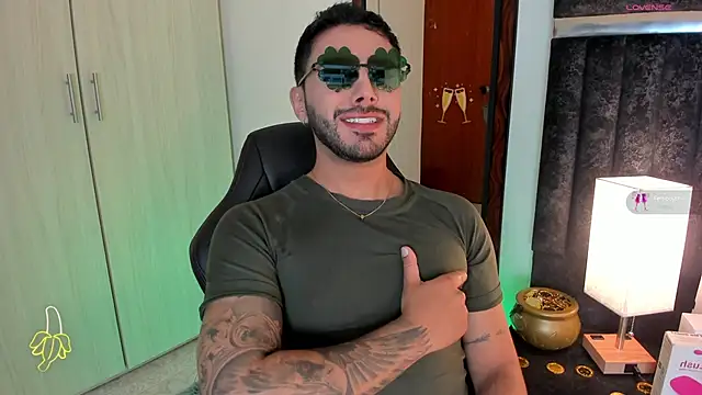 ItsMeEros online show from March 14, 2025, 10:27 pm