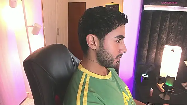 ItsMeEros online show from February 1, 2026, 12:20 am