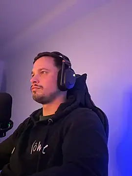 Jonkitzler1 online show from January 14, 2026, 6:46 pm