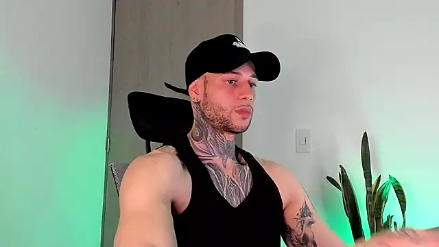  jamesleandros1 online show from February 10, 2026, 3:32 am