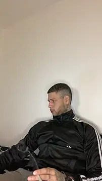  jamesleandros1 online show from June 11, 2026, 4:32 am