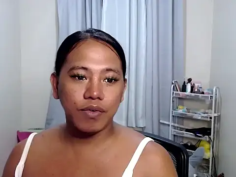 Cristinelicious online show from June 22, 2026, 1:52 pm