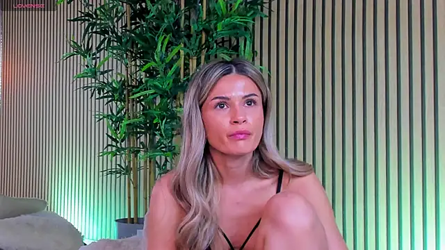 Avril Cyrus online show from March 18, 2025, 11:19 am