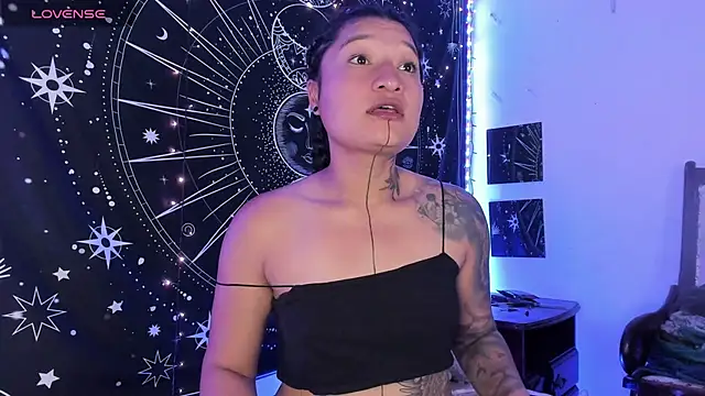 Eva Lee  online show from October 11, 2025, 7:40 am