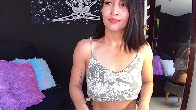 EvangelineCors online show from February 8, 2025, 7:05 pm