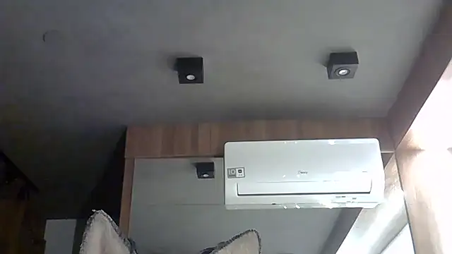 Skinny-Kitten online show from October 23, 2025, 6:02 am