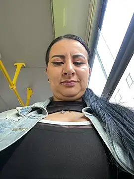 Abril Luv online show from March 20, 2025, 12:11 pm