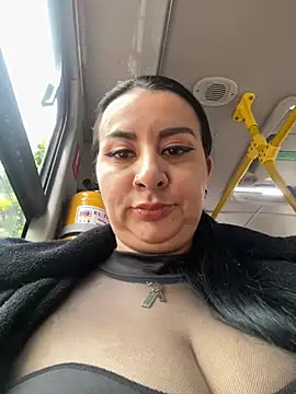 Abril Luv online show from March 21, 2025, 12:06 pm