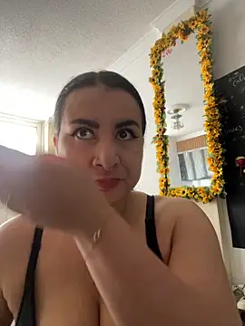 Abril Luv online show from October 16, 2025, 12:50 pm