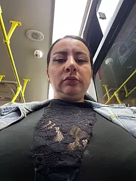 Abril Luv online show from November 22, 2025, 12:20 am