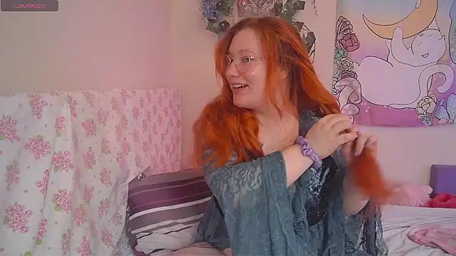 FluffyRainbowKity online show from December 15, 2025, 11:14 am