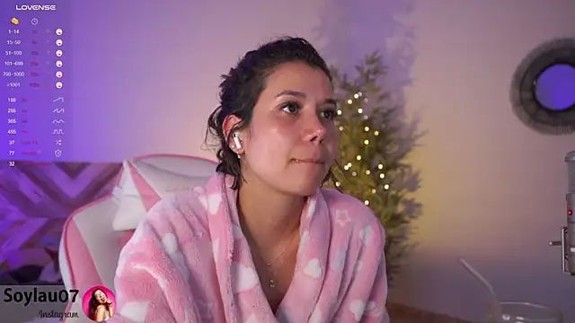 Snapshot of imjess01 chatting on January 27, 2025, 12:22 am imjess01 online show from January 27, 2025, 12:22 am