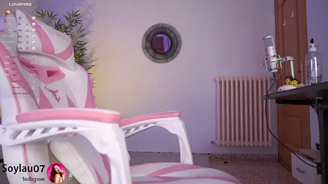 Snapshot of imjess01 chatting on February 19, 2025, 2:33 am imjess01 online show from February 19, 2025, 2:33 am