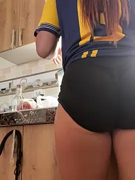 LuceroRm online show from February 19, 2026, 6:59 pm