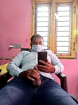 adicma123 online show from October 31, 2025, 9:43 am