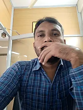 adicma123 online show from February 5, 2026, 3:44 am