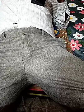 adicma123 online show from April 13, 2026, 1:05 pm