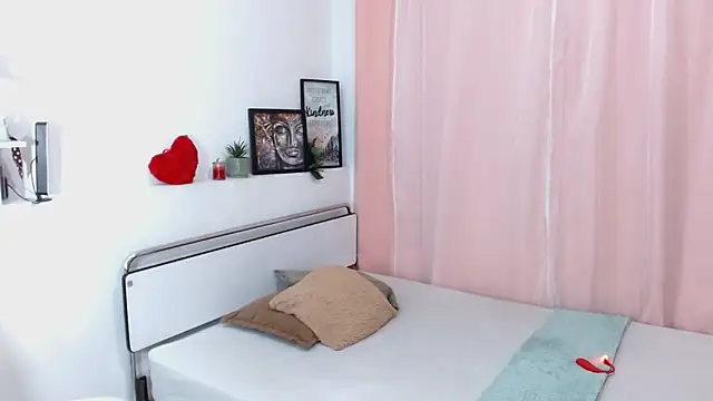 nickyCollins online show from September 11, 2025, 3:28 am