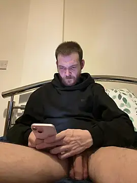 Snapshot of Z1uk chatting on July 16, 2026, 5:41 pm Z1uk online show from July 16, 2026, 5:41 pm