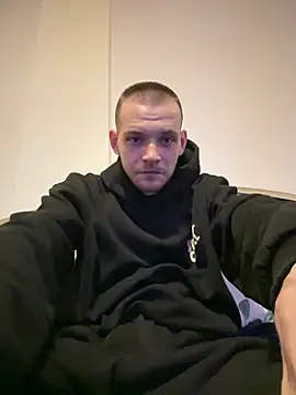 Snapshot of Z1uk chatting on July 25, 2026, 7:33 pm Z1uk online show from July 25, 2026, 7:33 pm