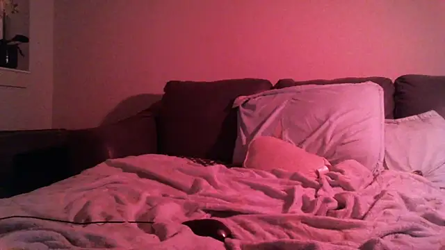 Snapshot of lofibunni chatting on February 24, 2025, 4:16 am lofibunni online show from February 24, 2025, 4:16 am