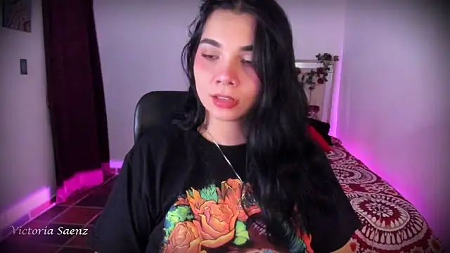 victoriaasaenz  online show from April 9, 2026, 12:54 am