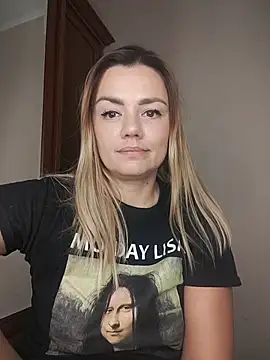 KrissSexi online show from November 3, 2025, 8:21 pm