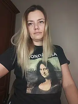 KrissSexi online show from November 15, 2025, 6:26 pm