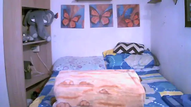 ChiaraFioree online show from April 24, 2026, 9:06 pm